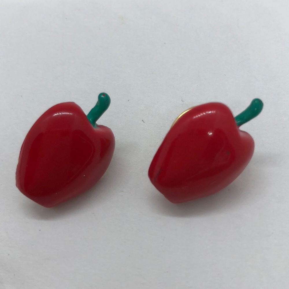 Jubilee Red Apple, Green Stem, Gold Tone Lapel Pin